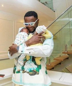 Kiss Daniel with his twins 