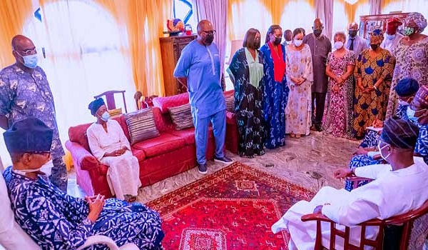 Buhari pays condolence visit to Shonekans family