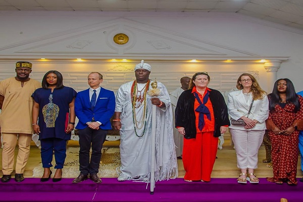 Ooni of Ife with representatives of women in film and TV