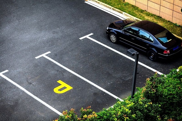 vehicle parking lane markings